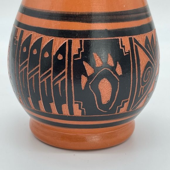 Traditional Navajo Dine Pottery Vase Signed Vincent Hicks Bear Claw - Picture 6 of 11